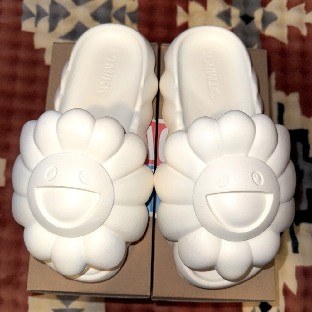 Takashi Murakami Ohana Hatake Full-Bloom slide size 11 white OFFER YOUR PRICE